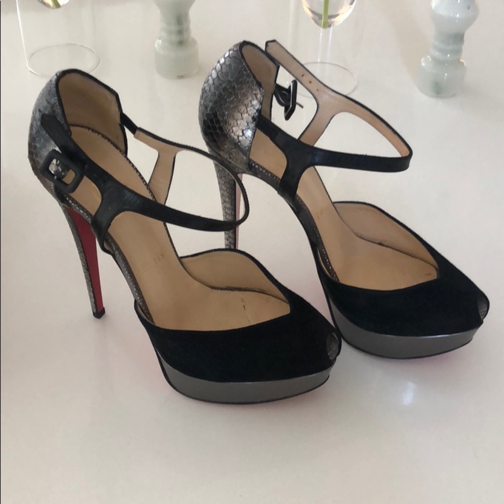 ❗️SOLD❗️Christian Louboutin Shoes